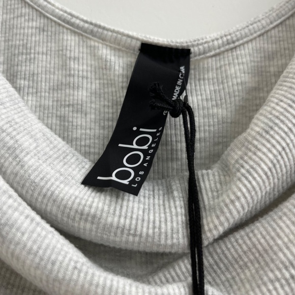 NWT Heather Gray Cowl Neck Ribbed Cropped Tank Top - Size Small - Picture 3 of 4